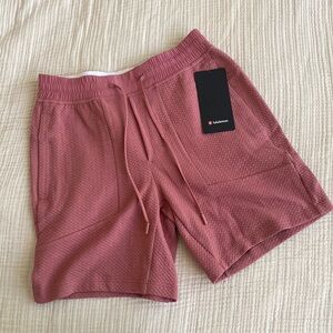 Lululemon Men’s At Ease Short 7” Size Medium